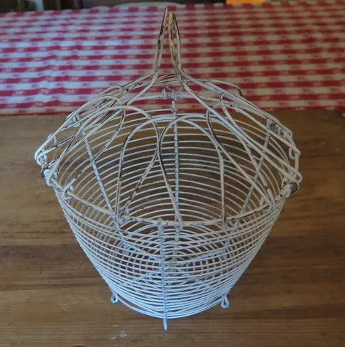 Antique Farmhouse Wire Egg Basket in White Paint