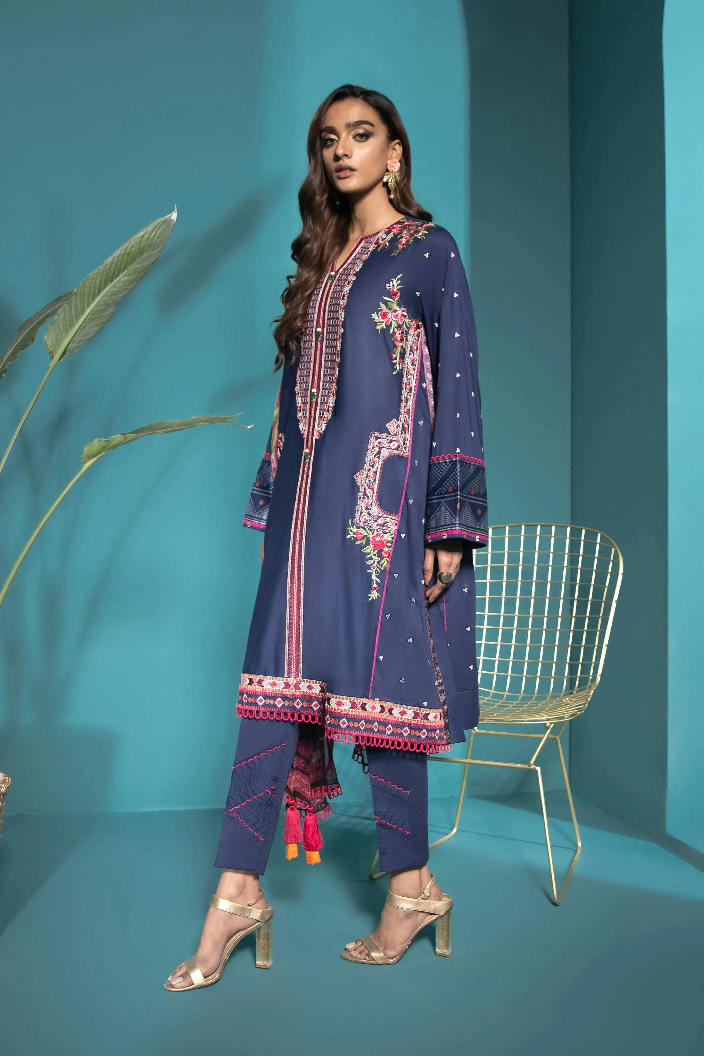 Sapphire Lawn Collection 2021 – Signature Series · Winona